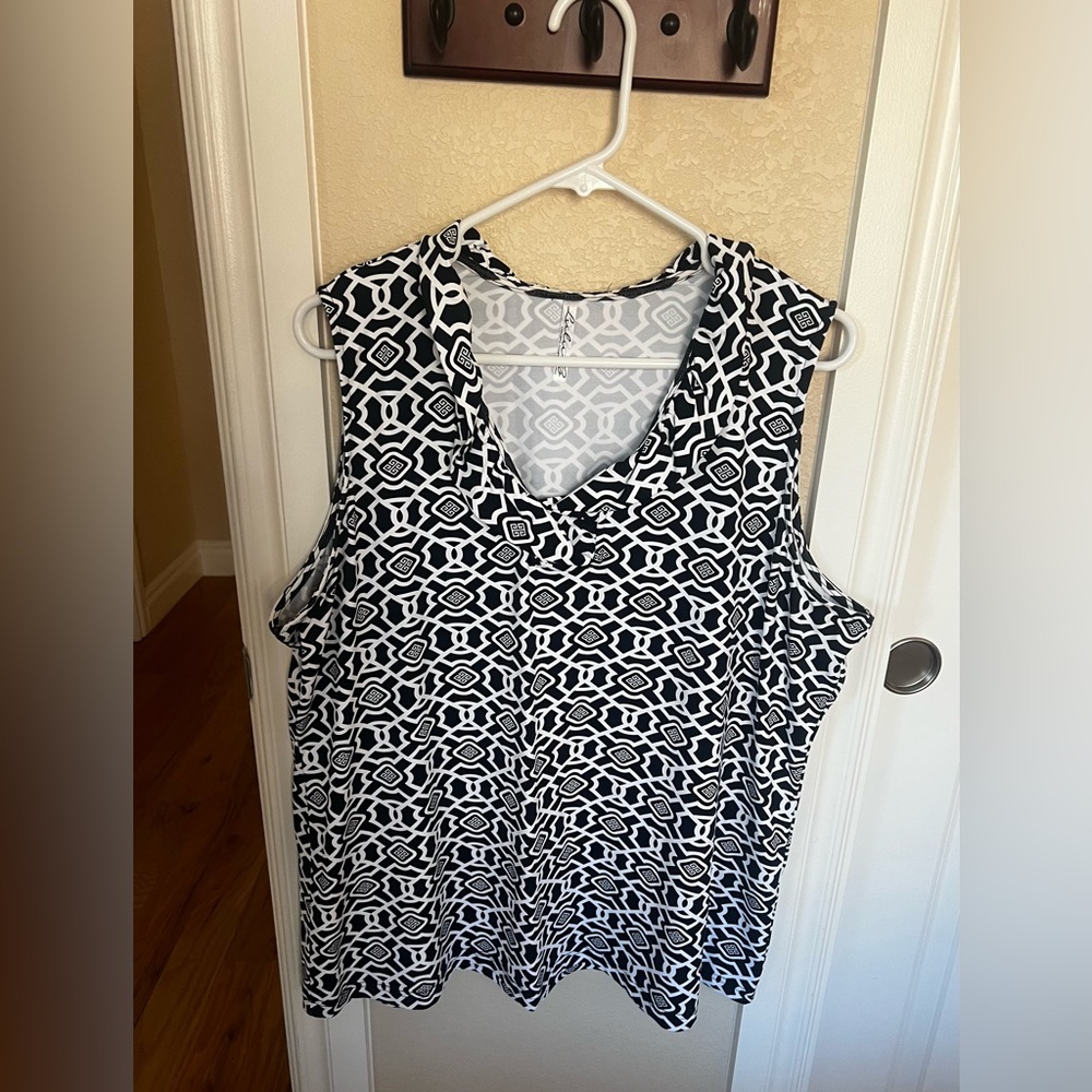 Lulu-B Black and White Geometric Tank Top